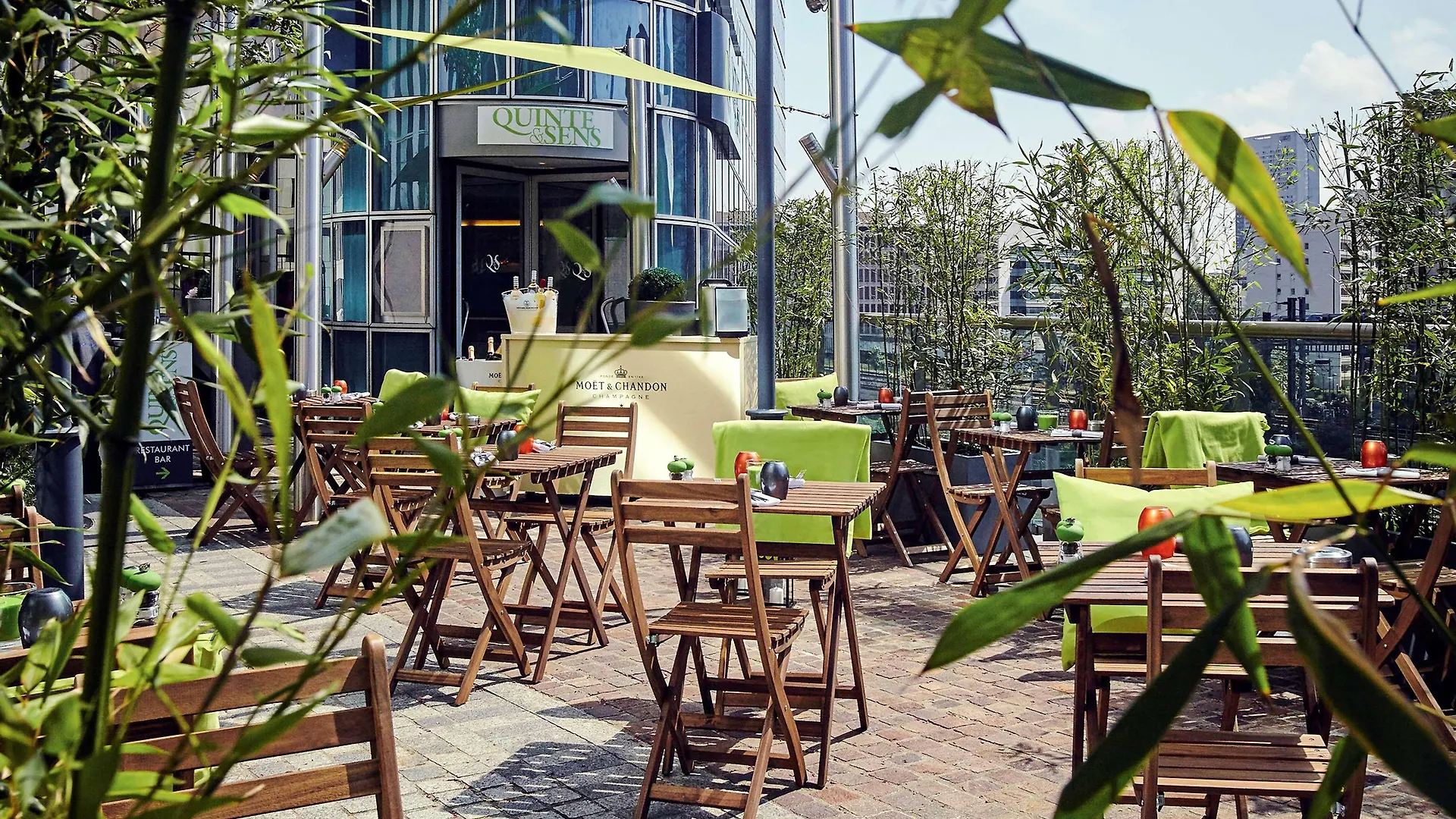 Pullman Paris La Defense 5*