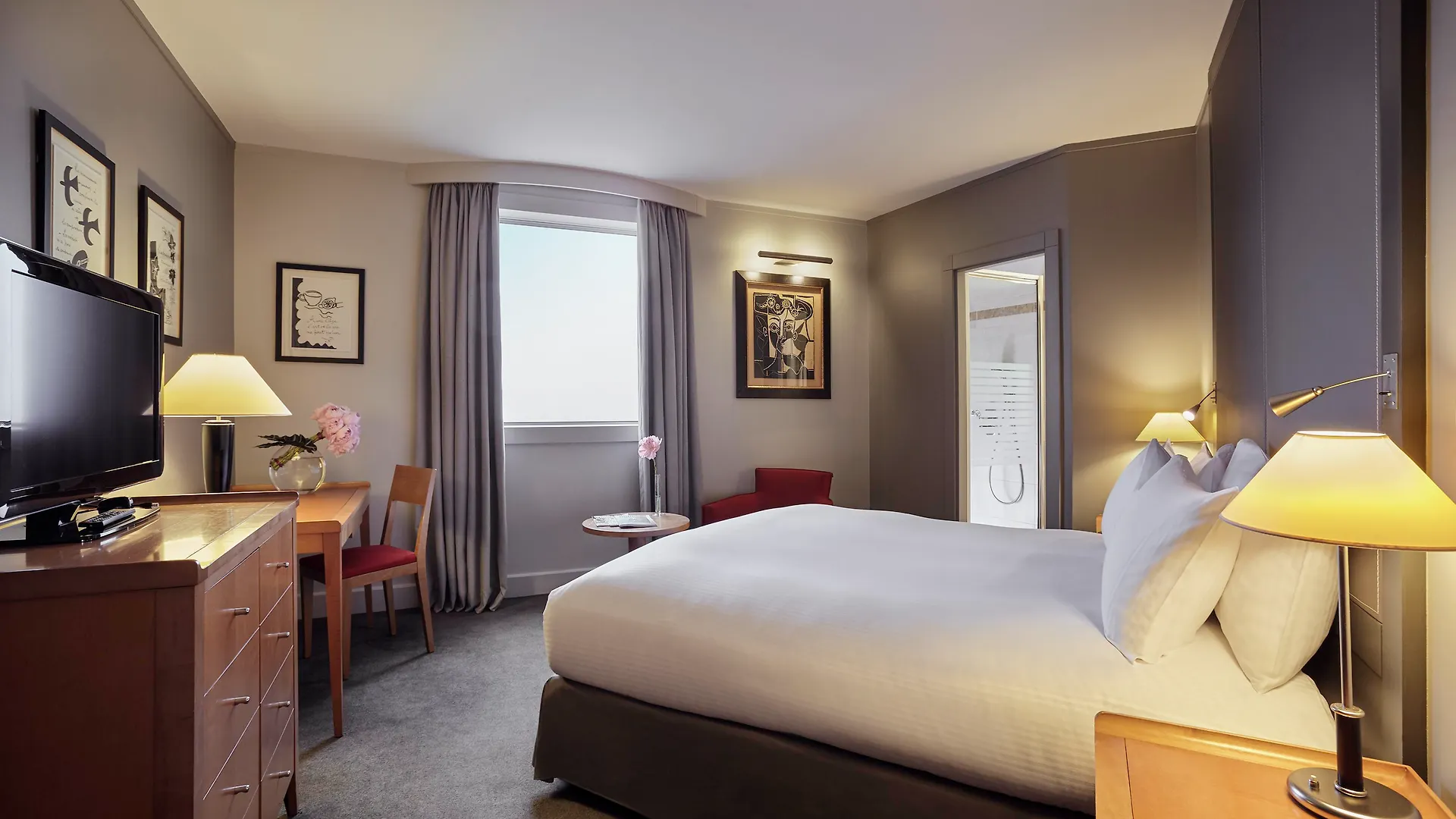 Hotel Pullman Paris La Defense 5*