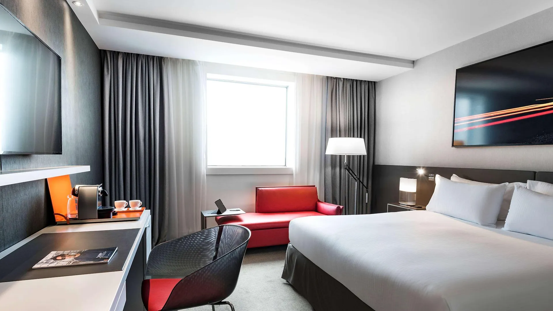 Pullman Paris La Defense Hotel