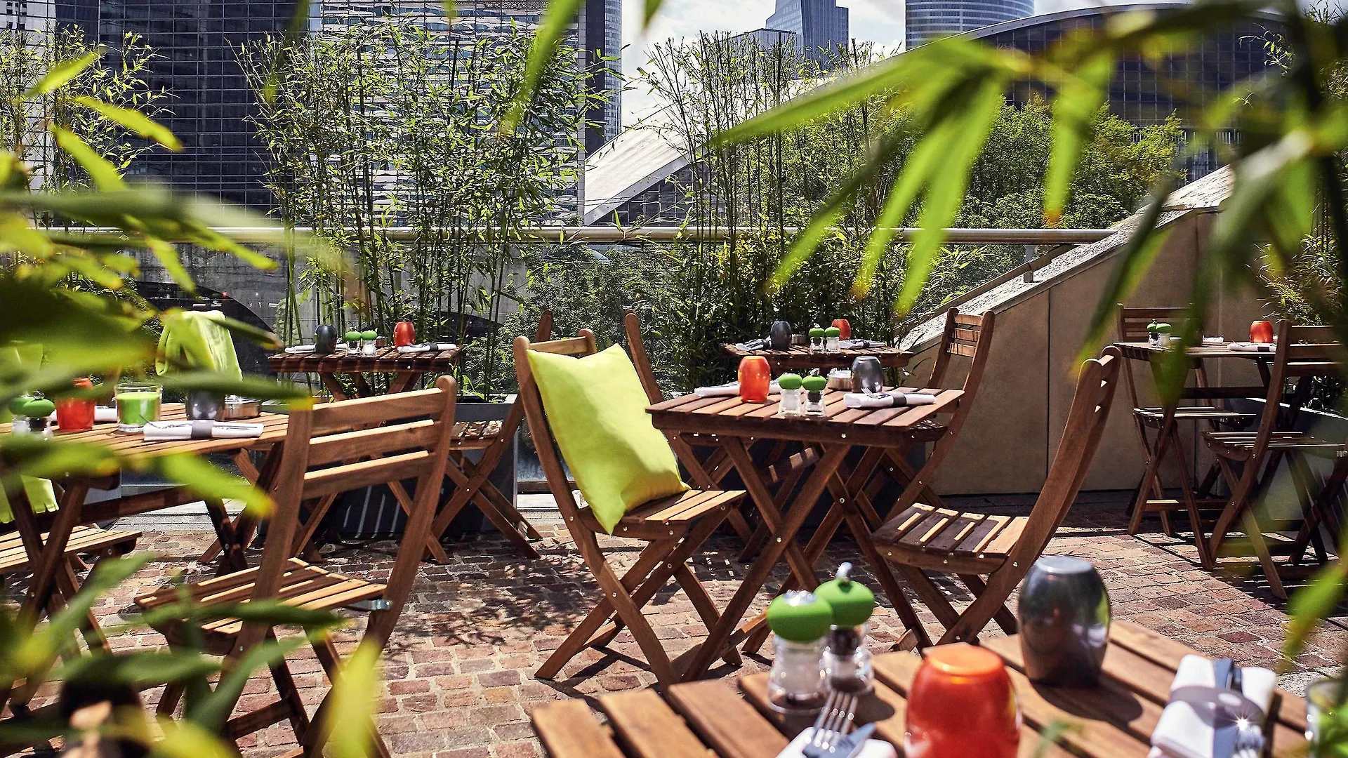 Hotel Pullman Paris La Defense 5*