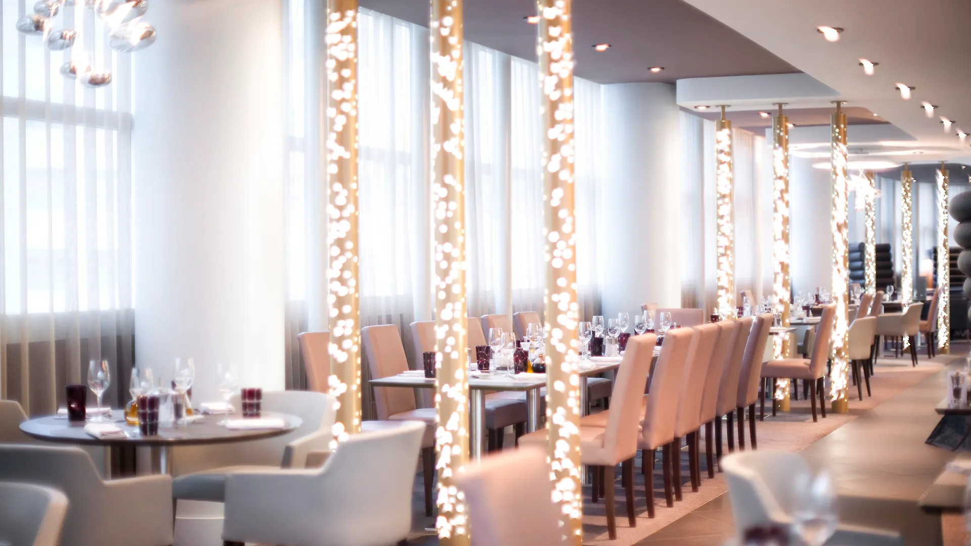 Pullman Paris La Defense Hotel