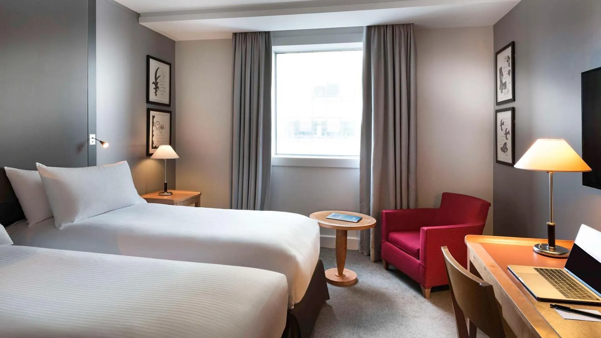Pullman Paris La Defense Hotel 5*